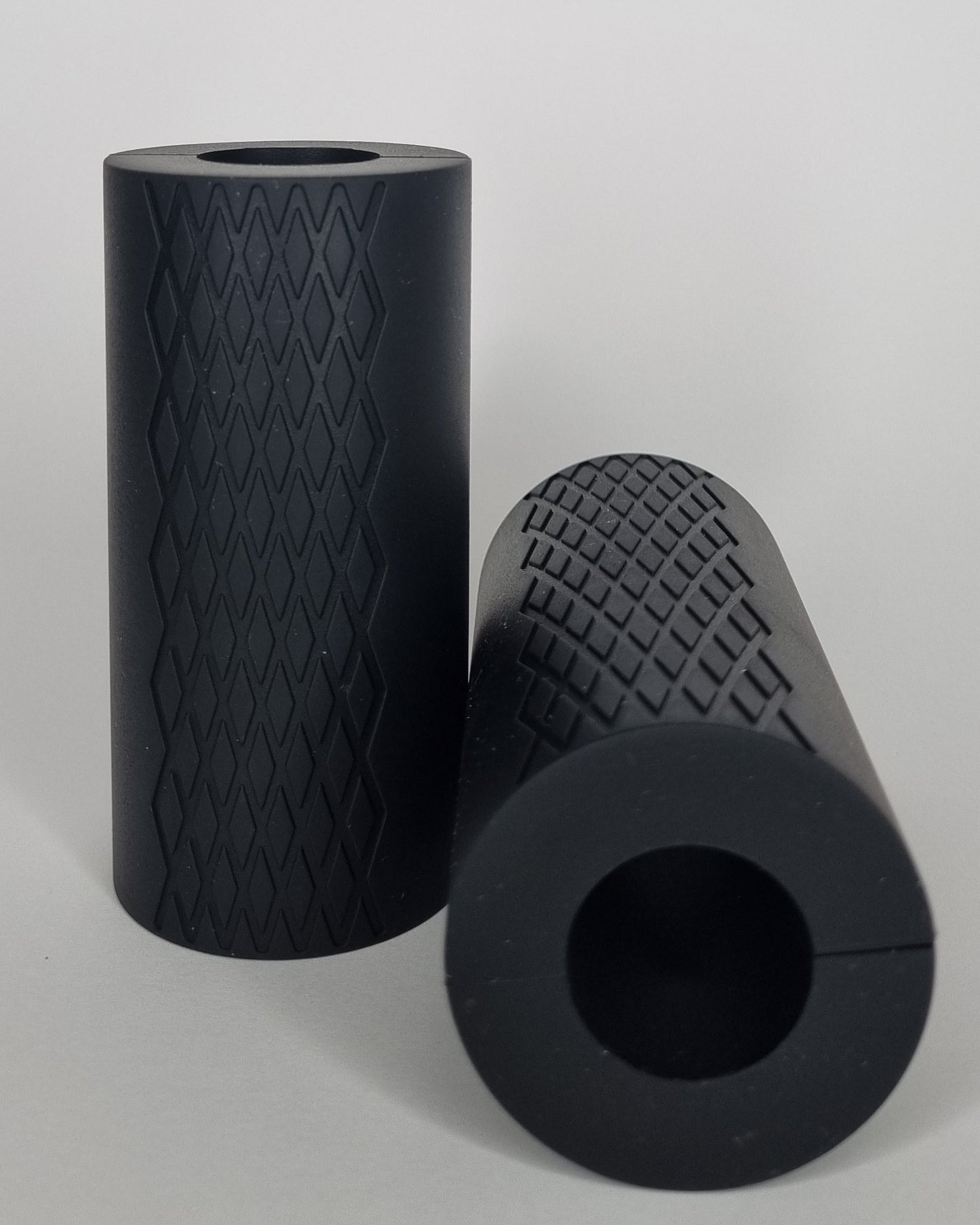 Thick grips boost grip strength and build big arms (front and top view). 